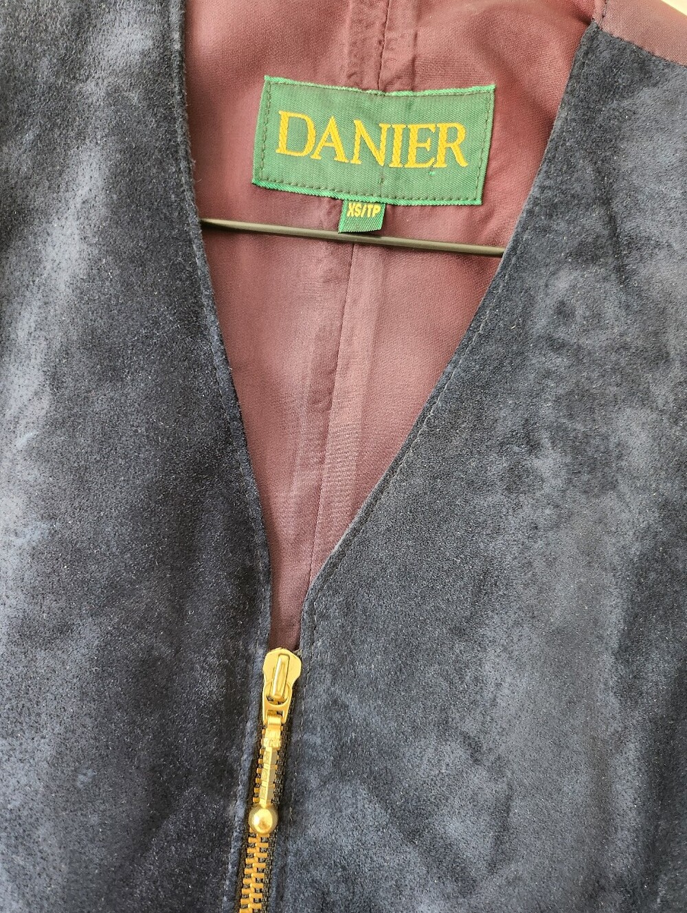 Danier Navy Suede Zip-Front Vest with Gold Hardware - Picture 3 of 6